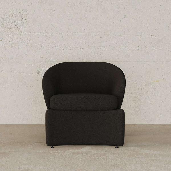 Consensus Chair / Microfiber Leather – premium Chairs by Walls Nation UAE & Saudi Arabia
