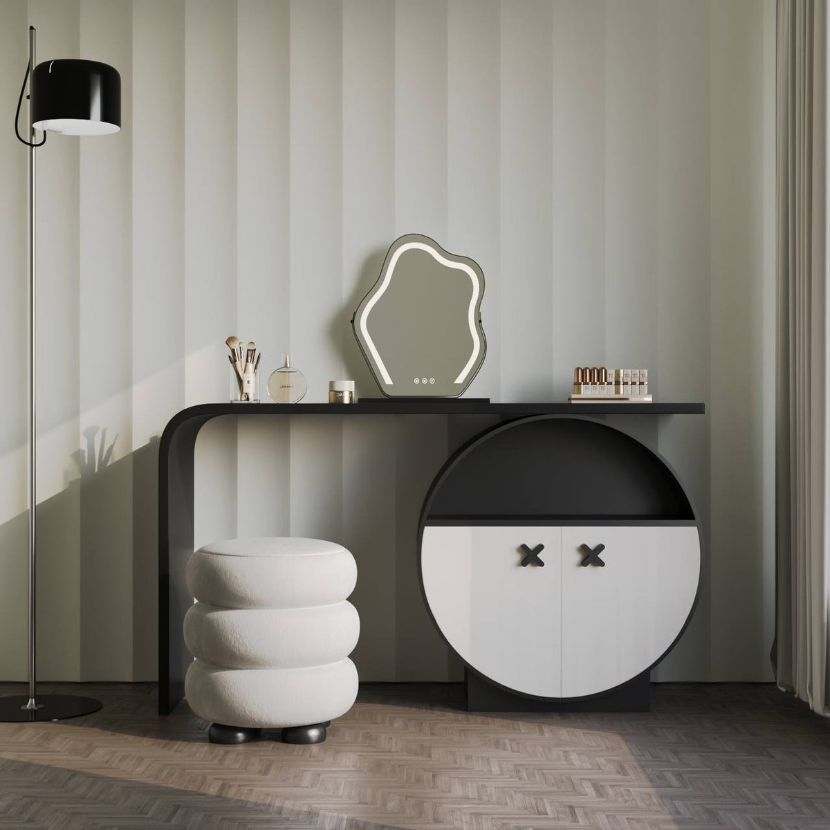 XO Make-Up Vanity