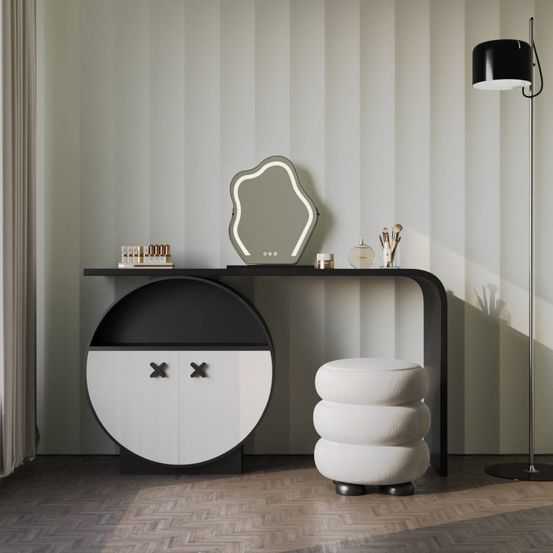 XO Make-Up Vanity